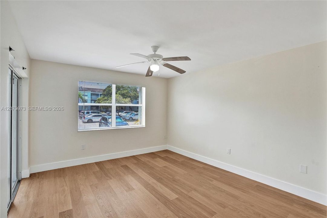 For Sale: $265,000 (2 beds, 2 baths, 1123 Square Feet)