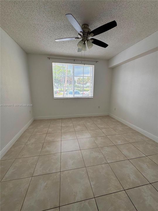 For Rent: $2,100 (2 beds, 2 baths, 981 Square Feet)