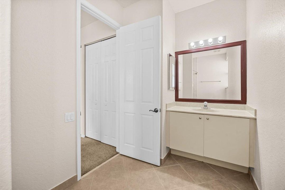 Unsuite Bathroom