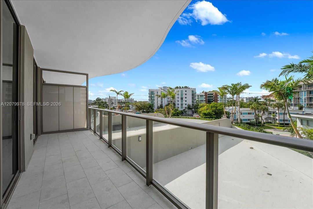 For Sale: $3,995,000 (3 beds, 4 baths, 3075 Square Feet)