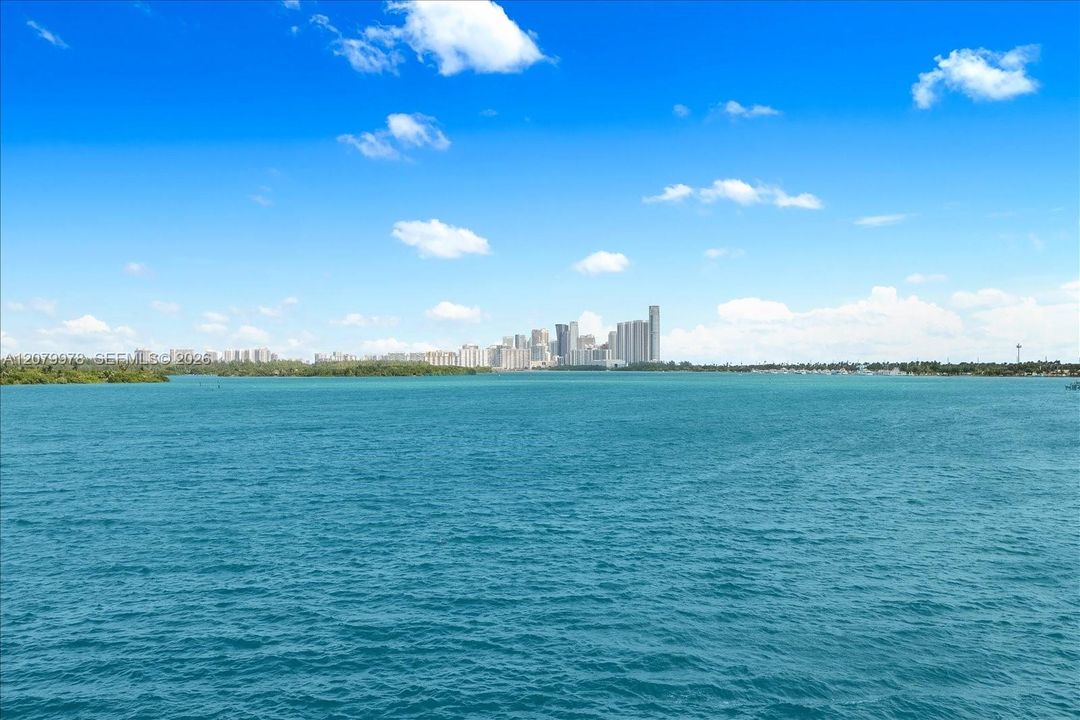 For Sale: $3,995,000 (3 beds, 4 baths, 3075 Square Feet)