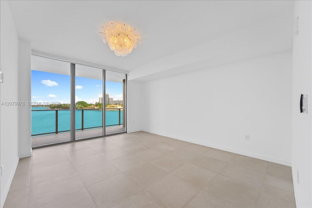 For Sale: $3,995,000 (3 beds, 4 baths, 3075 Square Feet)