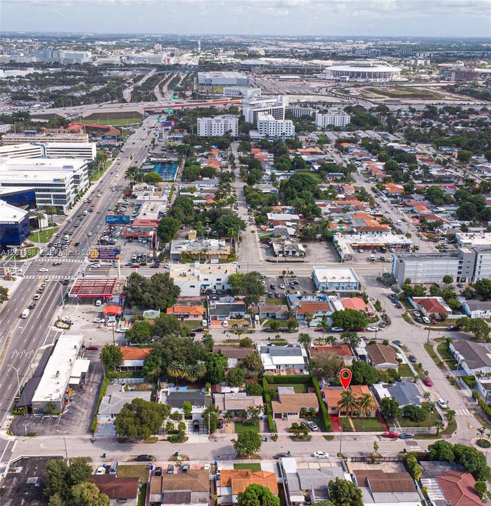 En Venta: $699,900 (4 camas, 3 baños, 1824 Pies cuadrados)