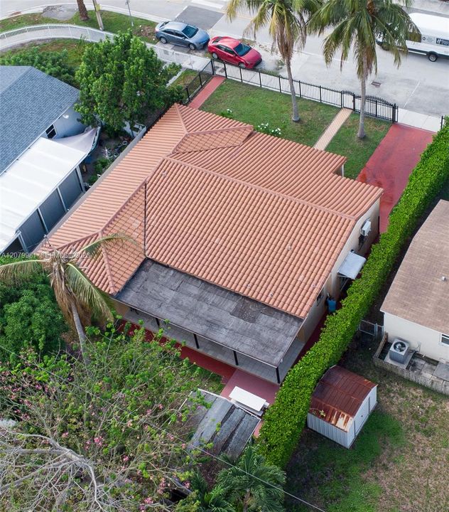 En Venta: $699,900 (4 camas, 3 baños, 1824 Pies cuadrados)