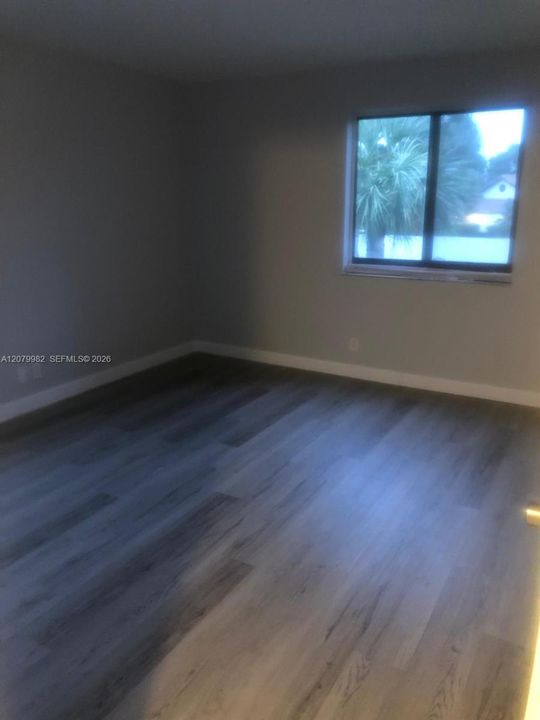 For Rent: $2,000 (2 beds, 1 baths, 780 Square Feet)