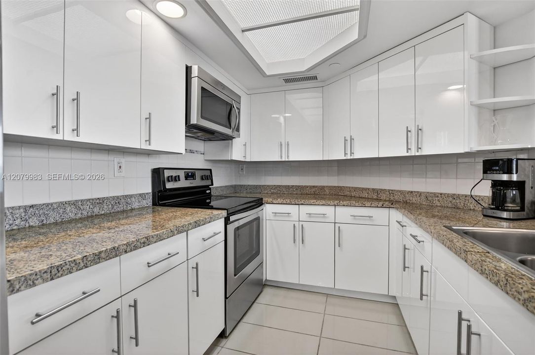 В аренду: $6,000 (2 спален, 2 ванн, 1630 Квадратных фут)