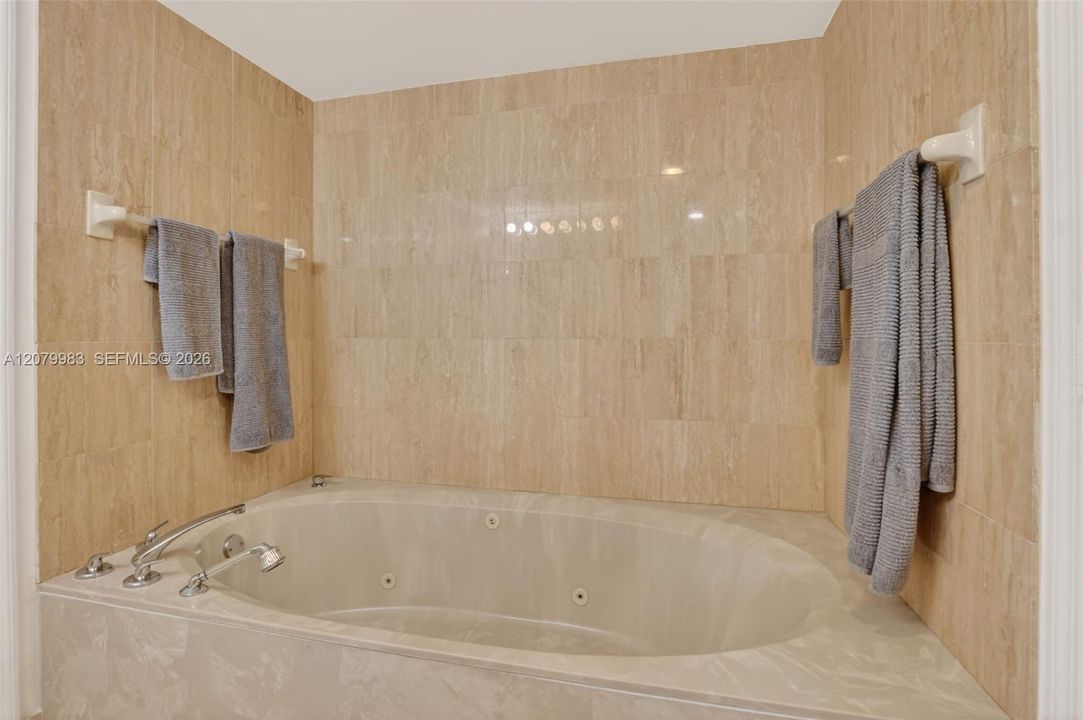 В аренду: $6,000 (2 спален, 2 ванн, 1630 Квадратных фут)