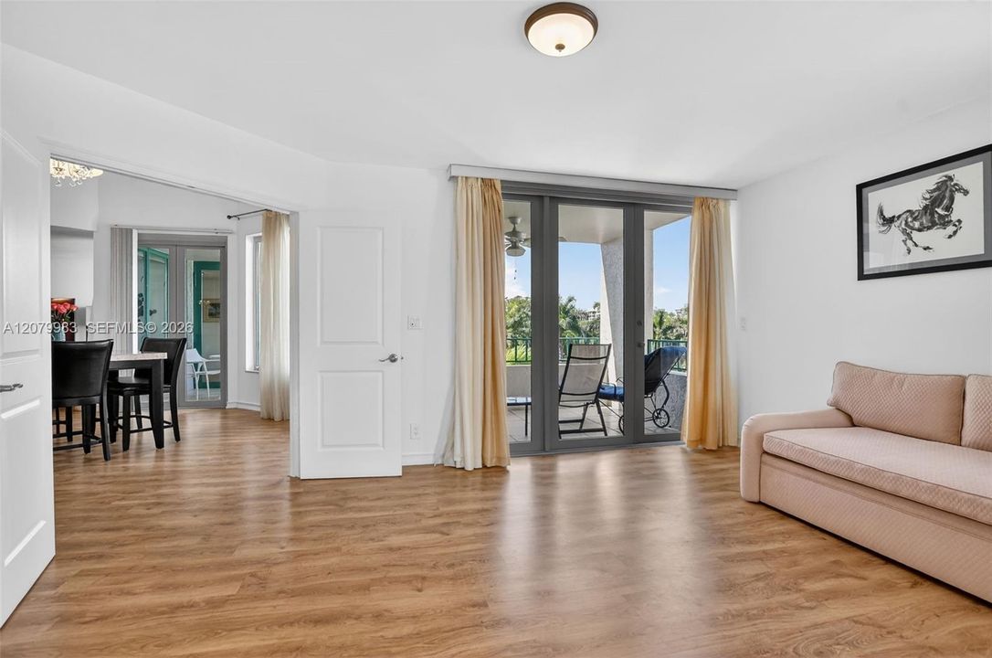 В аренду: $6,000 (2 спален, 2 ванн, 1630 Квадратных фут)