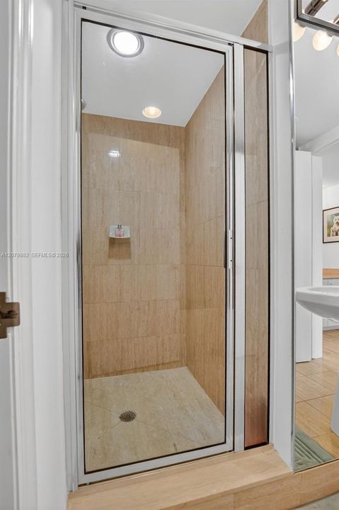 В аренду: $6,000 (2 спален, 2 ванн, 1630 Квадратных фут)