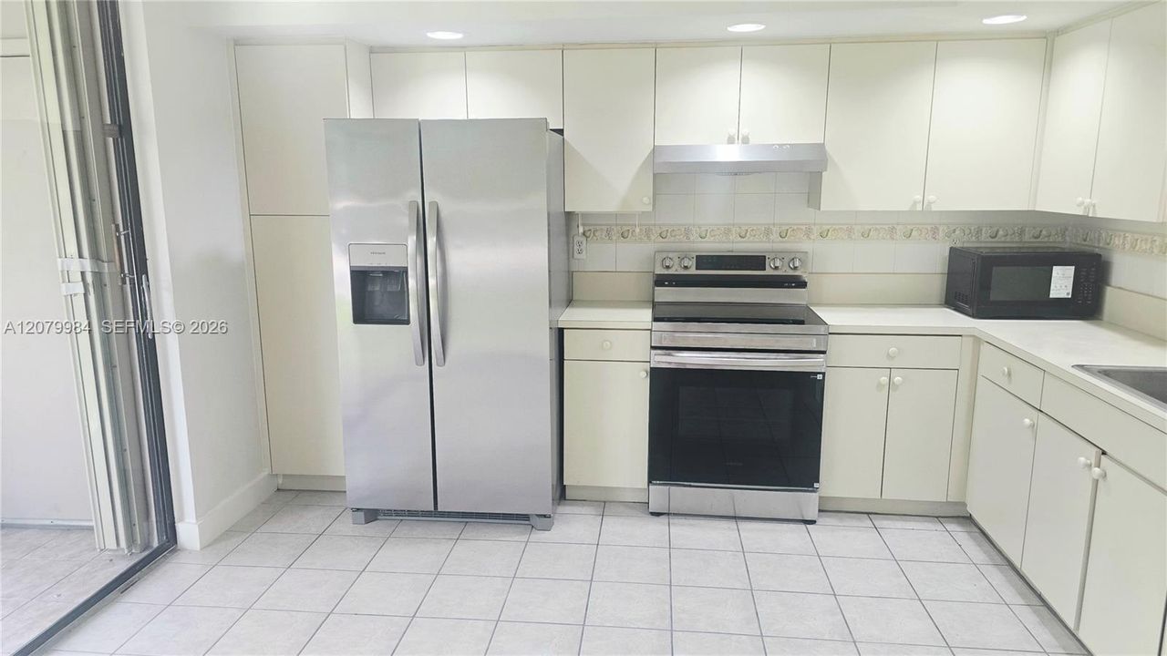 En Renta: $2,550 (3 camas, 2 baños, 1040 Pies cuadrados)