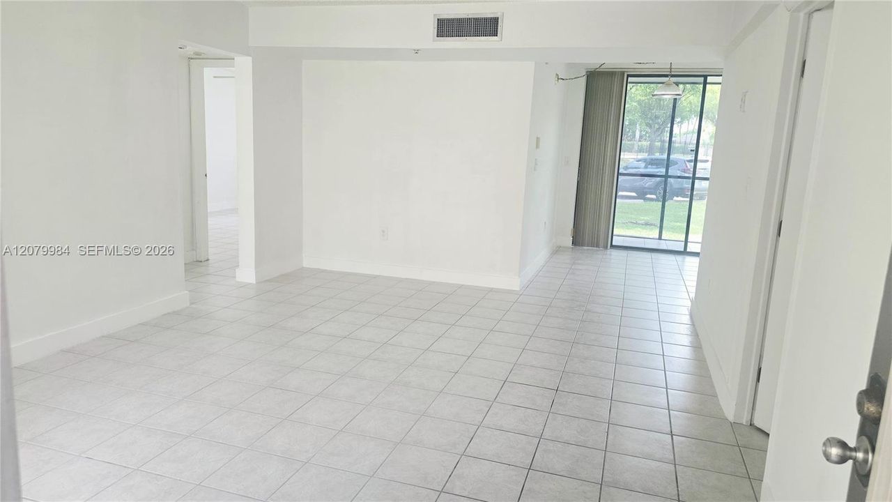En Renta: $2,550 (3 camas, 2 baños, 1040 Pies cuadrados)