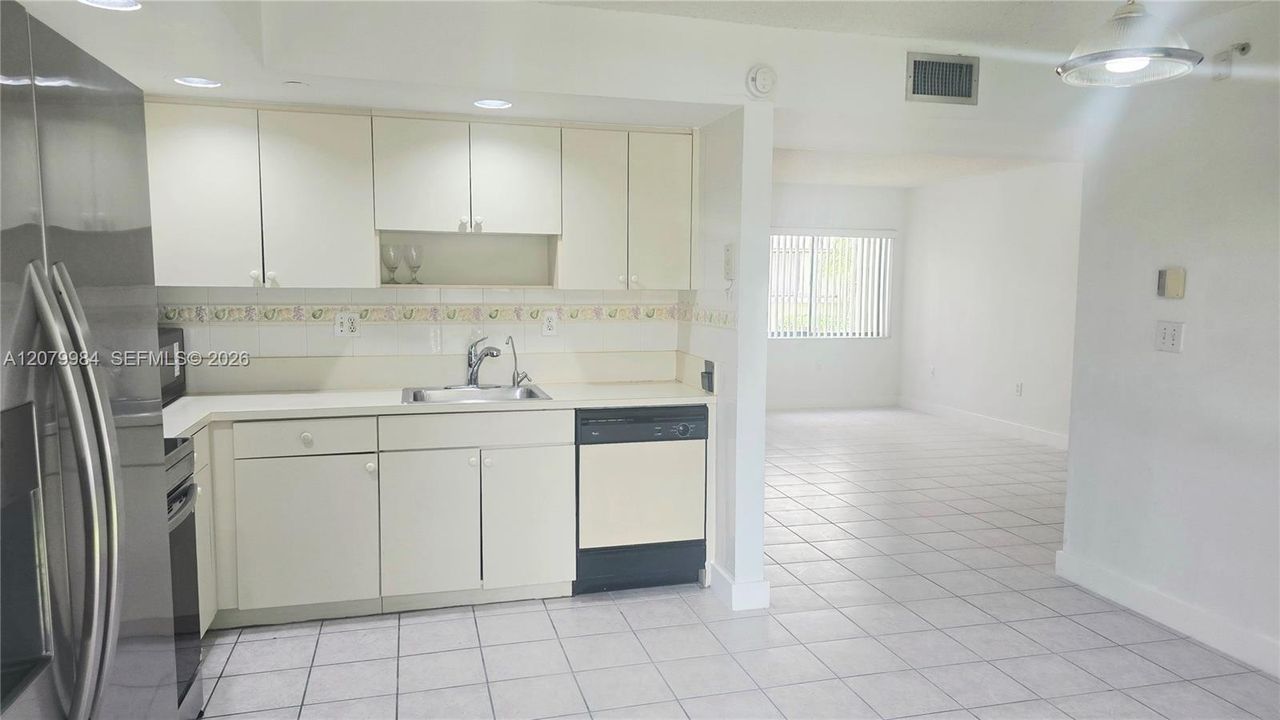 En Renta: $2,550 (3 camas, 2 baños, 1040 Pies cuadrados)