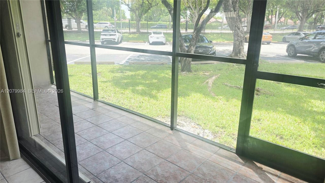 En Renta: $2,550 (3 camas, 2 baños, 1040 Pies cuadrados)
