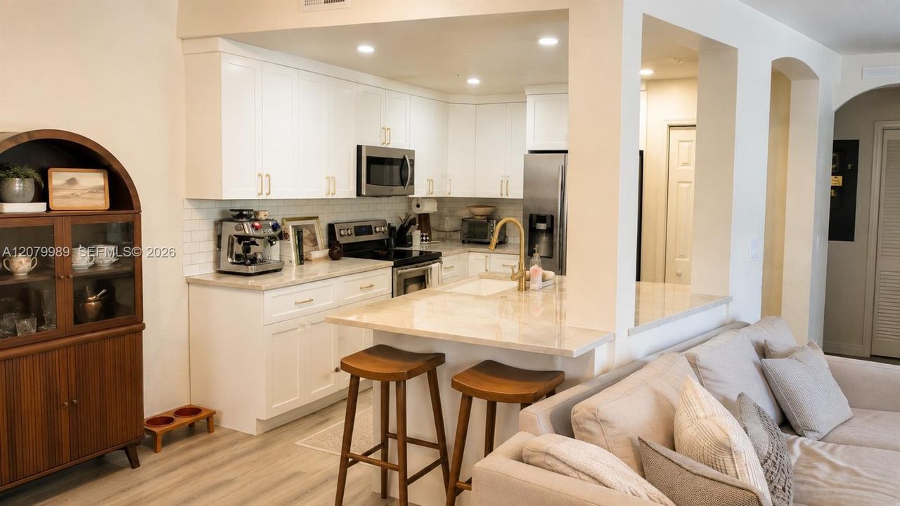 En Venta: $455,000 (3 camas, 2 baños, 1385 Pies cuadrados)
