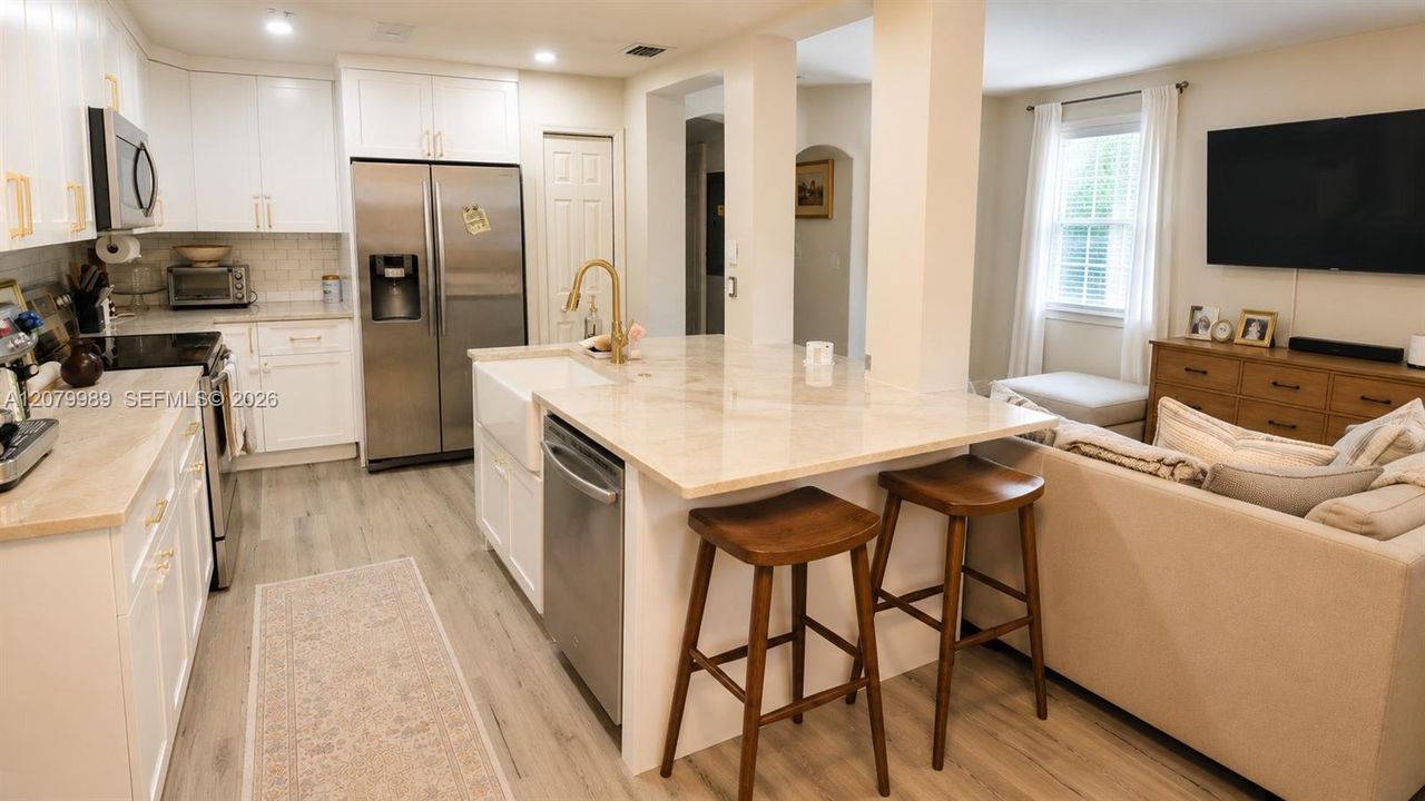 En Venta: $455,000 (3 camas, 2 baños, 1385 Pies cuadrados)