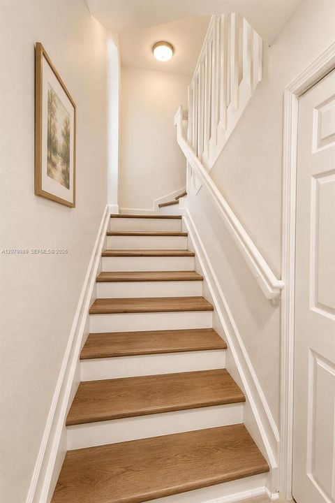 En Venta: $455,000 (3 camas, 2 baños, 1385 Pies cuadrados)