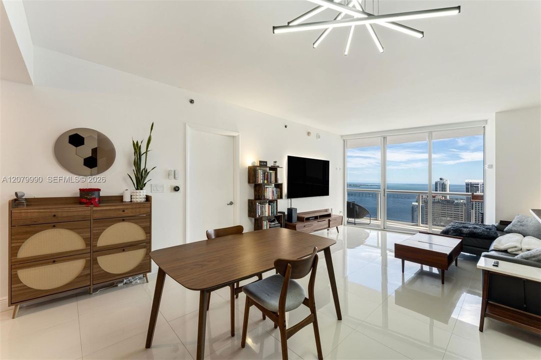 For Sale: $630,000 (1 beds, 1 baths, 1035 Square Feet)