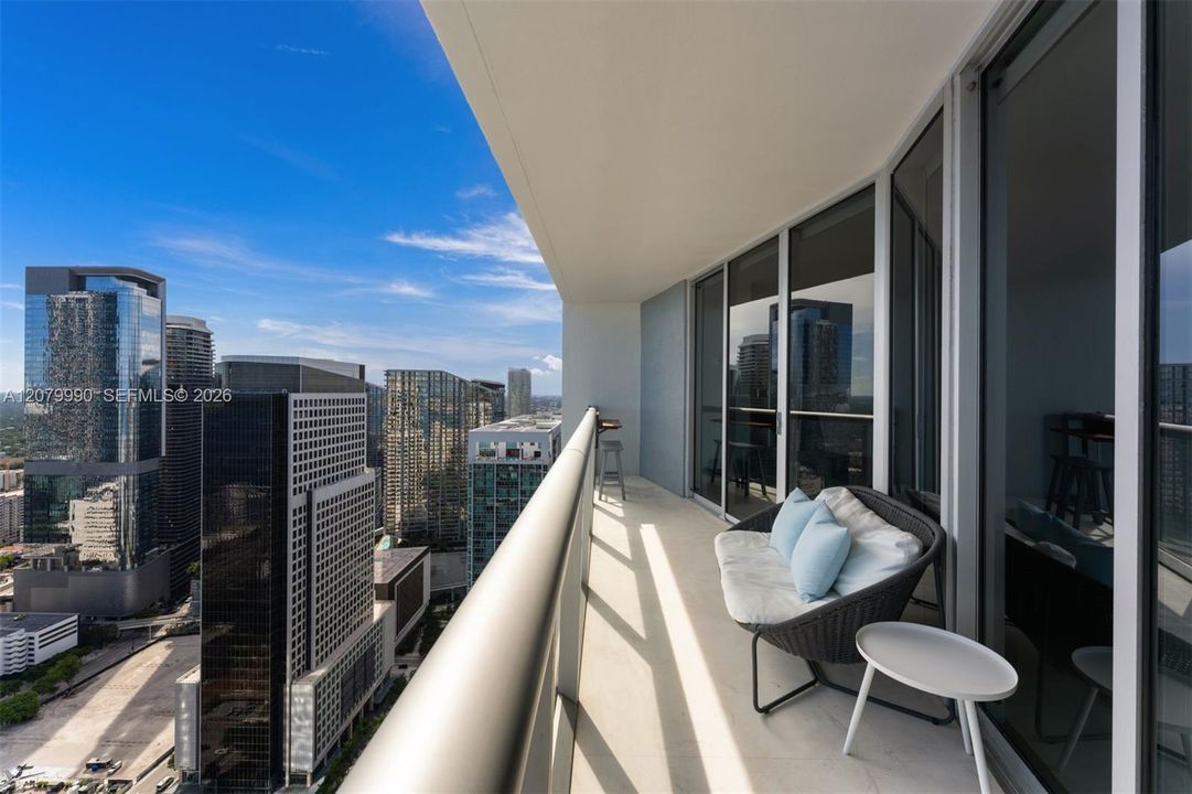 For Sale: $630,000 (1 beds, 1 baths, 1035 Square Feet)