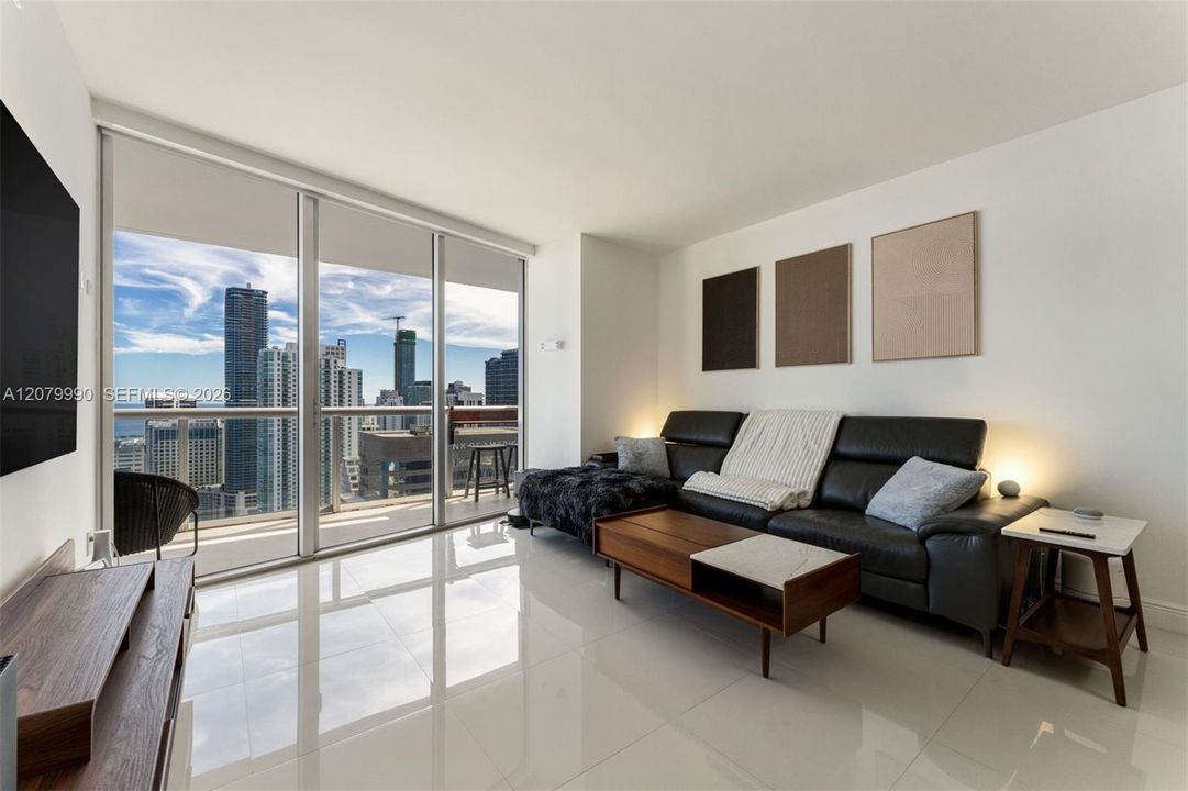 For Sale: $630,000 (1 beds, 1 baths, 1035 Square Feet)