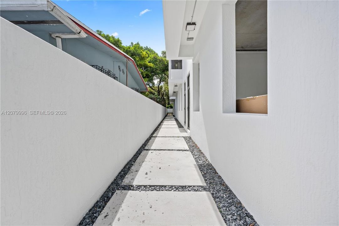 В аренду: $4,200 (3 спален, 3 ванн, 1550 Квадратных фут)