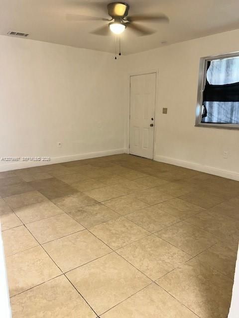 For Rent: $2,400 (2 beds, 1 baths, 1500 Square Feet)