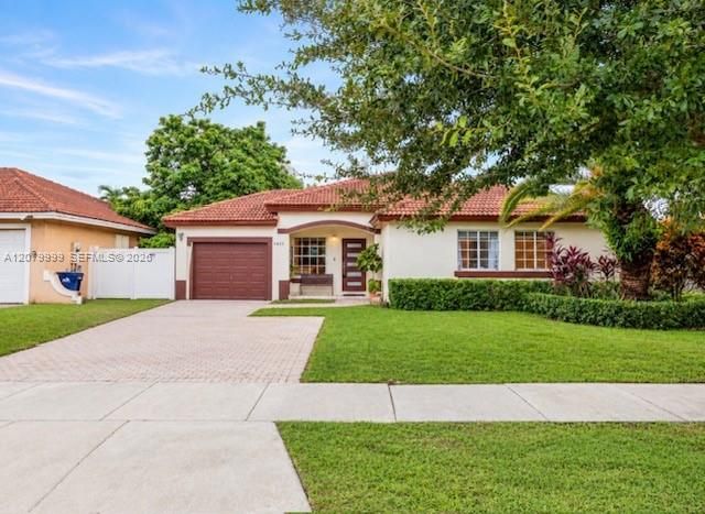 For Sale: $695,000 (3 beds, 2 baths, 1582 Square Feet)