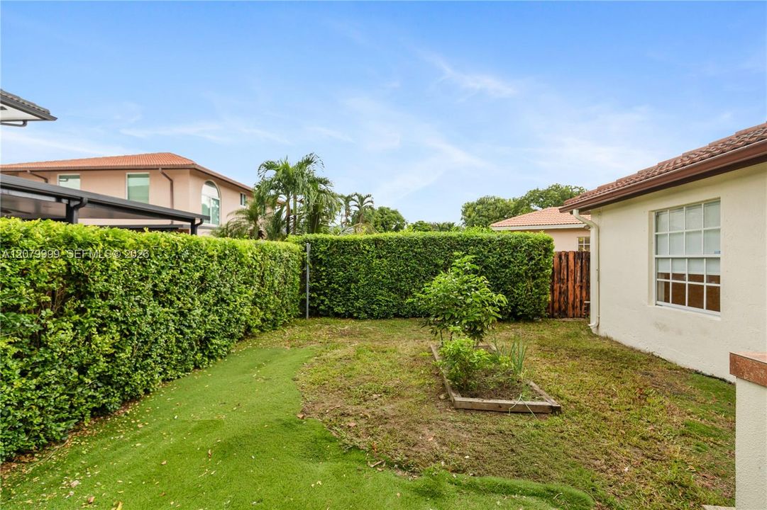 For Sale: $695,000 (3 beds, 2 baths, 1582 Square Feet)