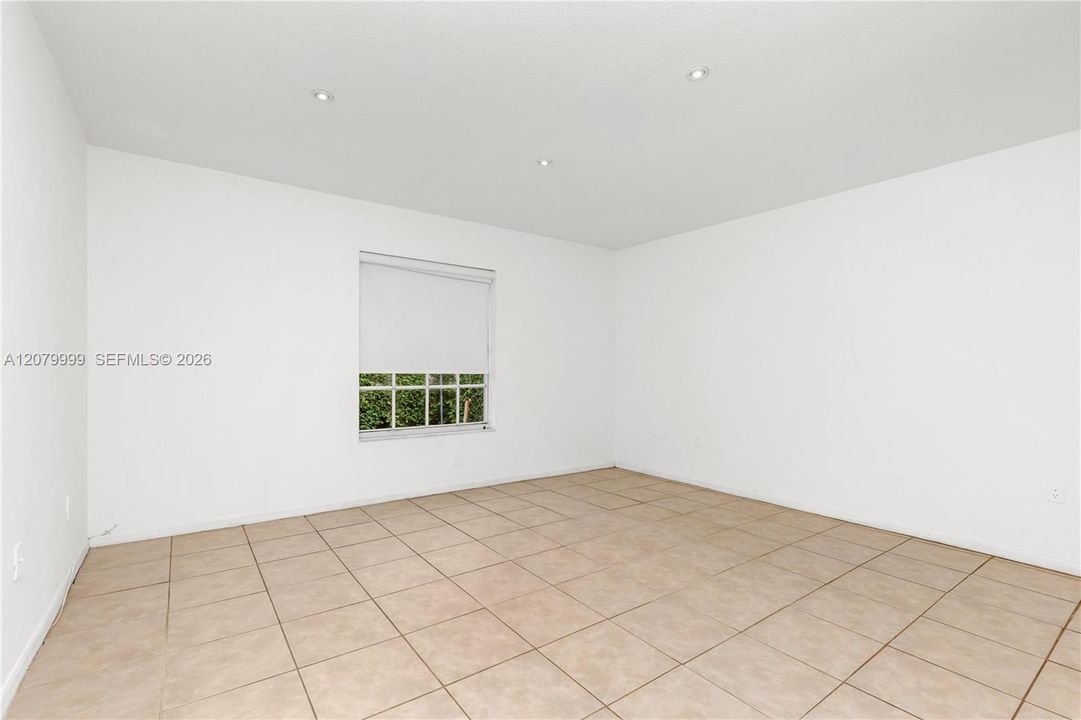 For Sale: $695,000 (3 beds, 2 baths, 1582 Square Feet)