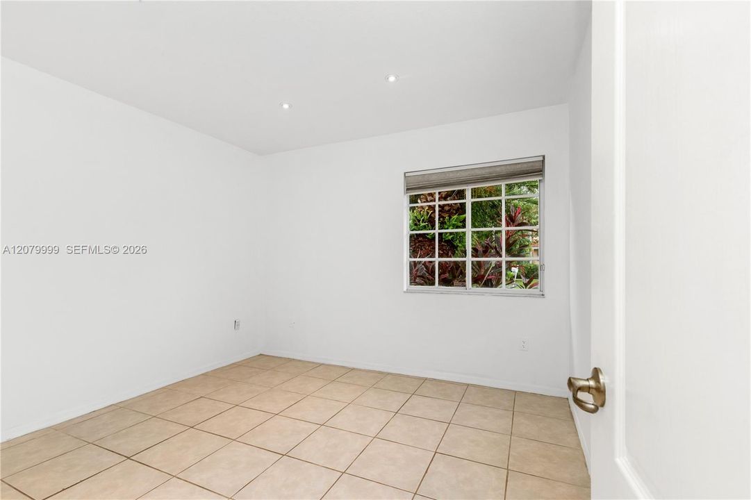 For Sale: $695,000 (3 beds, 2 baths, 1582 Square Feet)