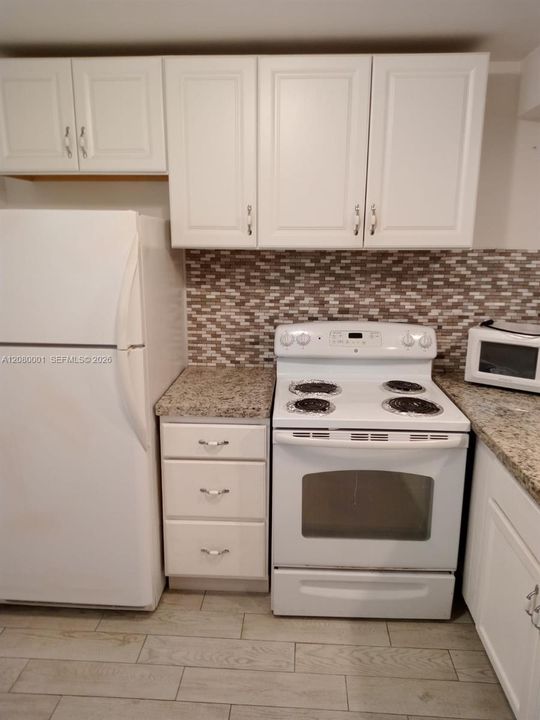 На продажу: $185,000 (1 спален, 1 ванн, 730 Квадратных фут)
