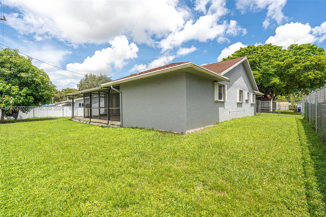 En Venta: $490,000 (3 camas, 2 baños, 1670 Pies cuadrados)