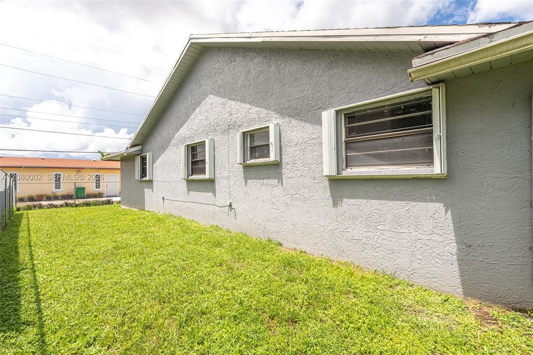 En Venta: $490,000 (3 camas, 2 baños, 1670 Pies cuadrados)