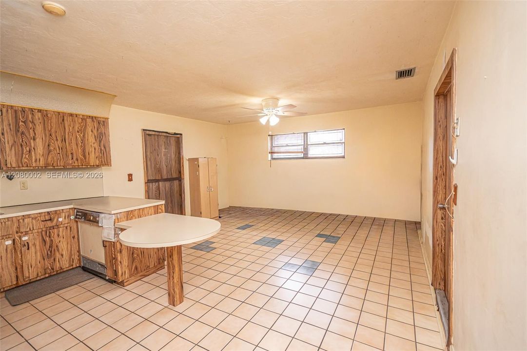 En Venta: $490,000 (3 camas, 2 baños, 1670 Pies cuadrados)
