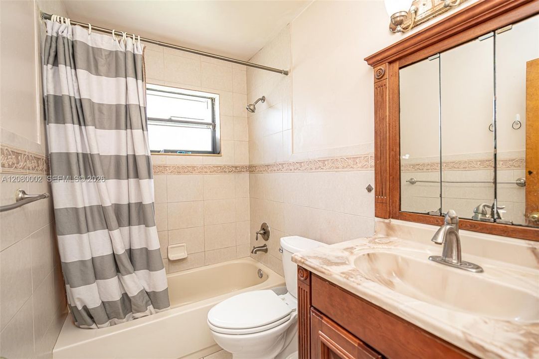 En Venta: $490,000 (3 camas, 2 baños, 1670 Pies cuadrados)