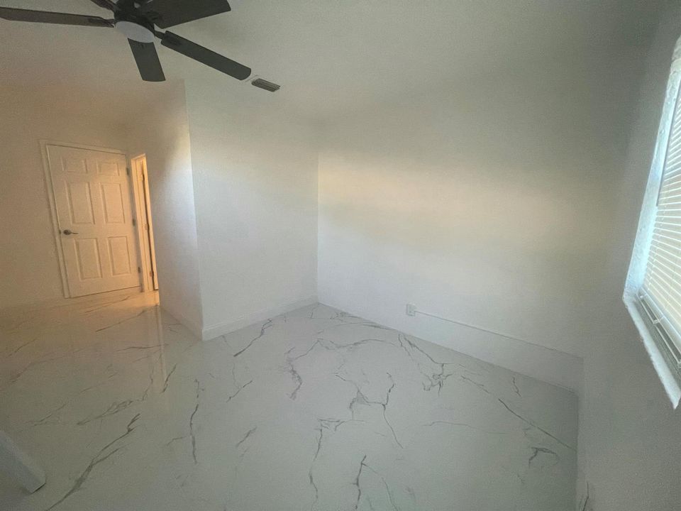 Bonus Room and full walking closet 2