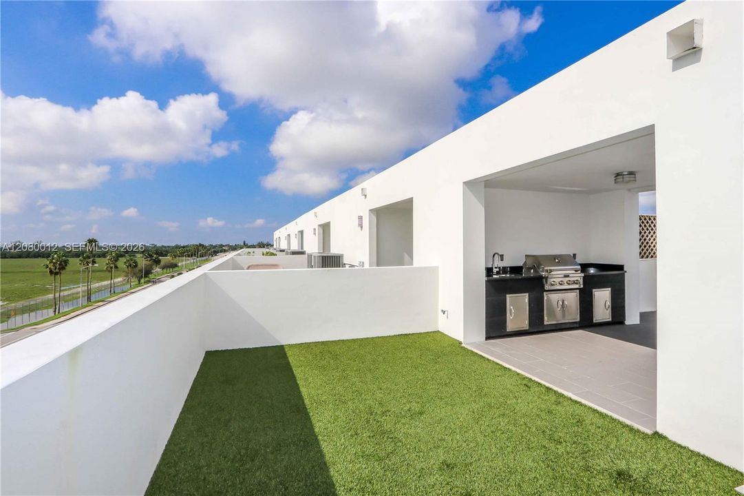 En Venta: $830,000 (4 camas, 3 baños, 2481 Pies cuadrados)