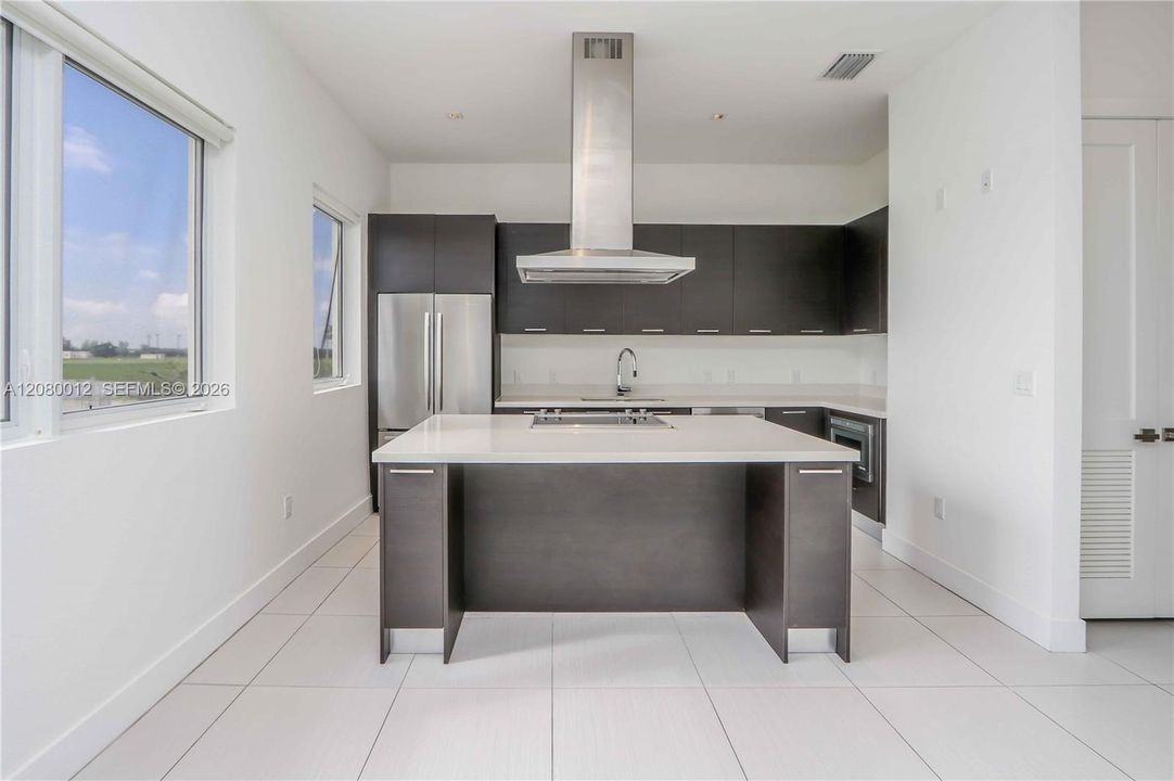En Venta: $830,000 (4 camas, 3 baños, 2481 Pies cuadrados)