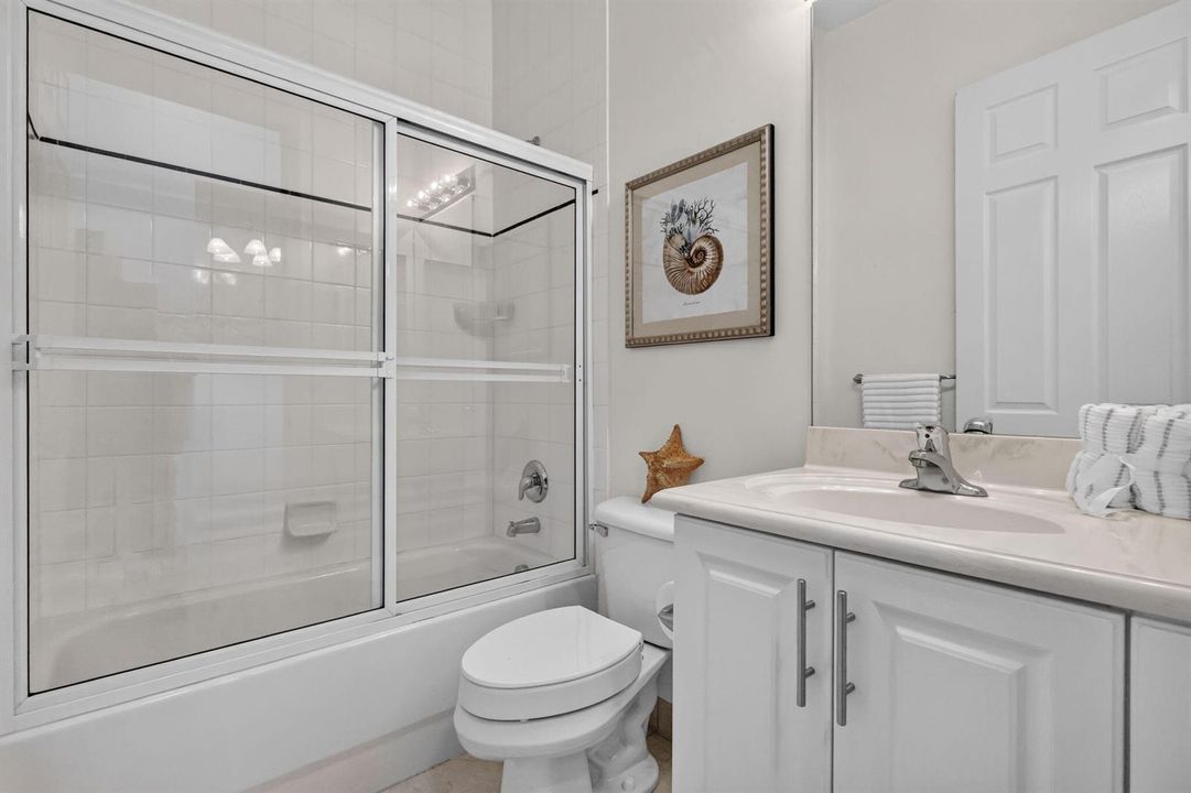 Fresh & Inviting Guest Bath