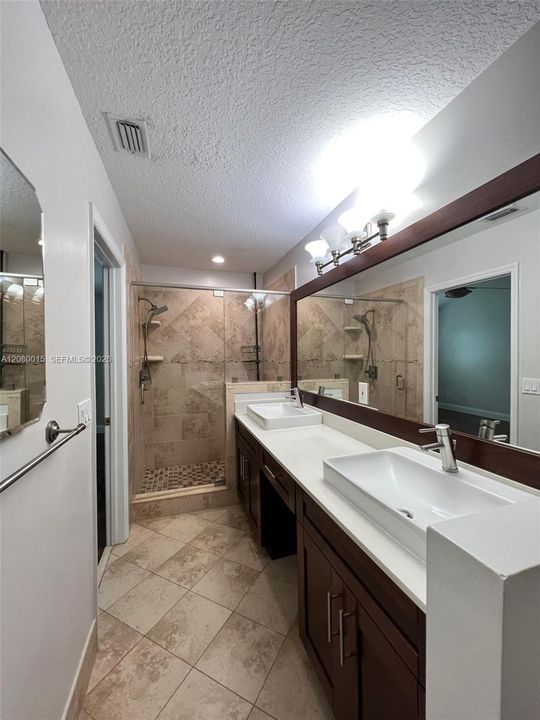 For Sale: $462,500 (2 beds, 2 baths, 1338 Square Feet)