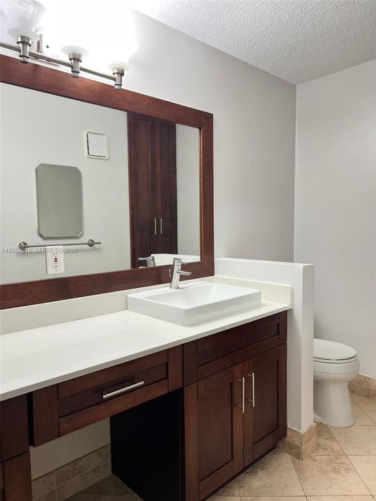 For Sale: $462,500 (2 beds, 2 baths, 1338 Square Feet)