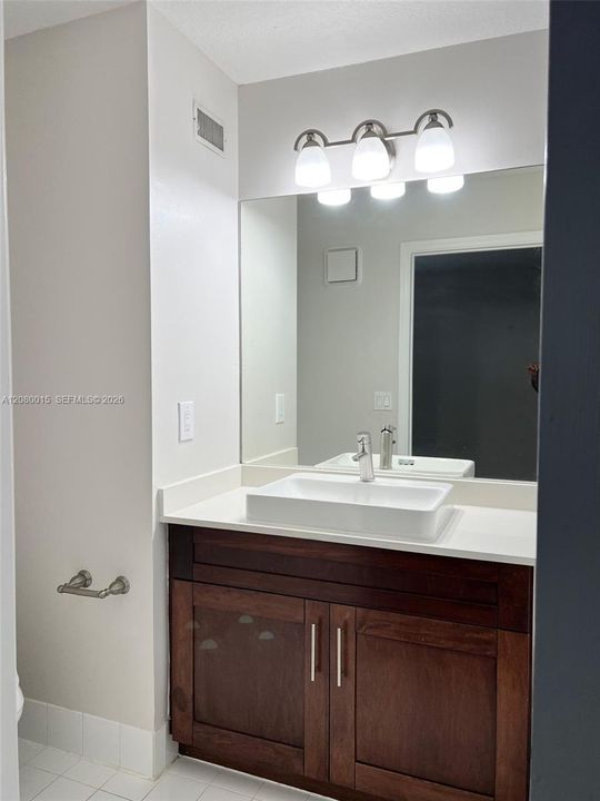 For Sale: $462,500 (2 beds, 2 baths, 1338 Square Feet)
