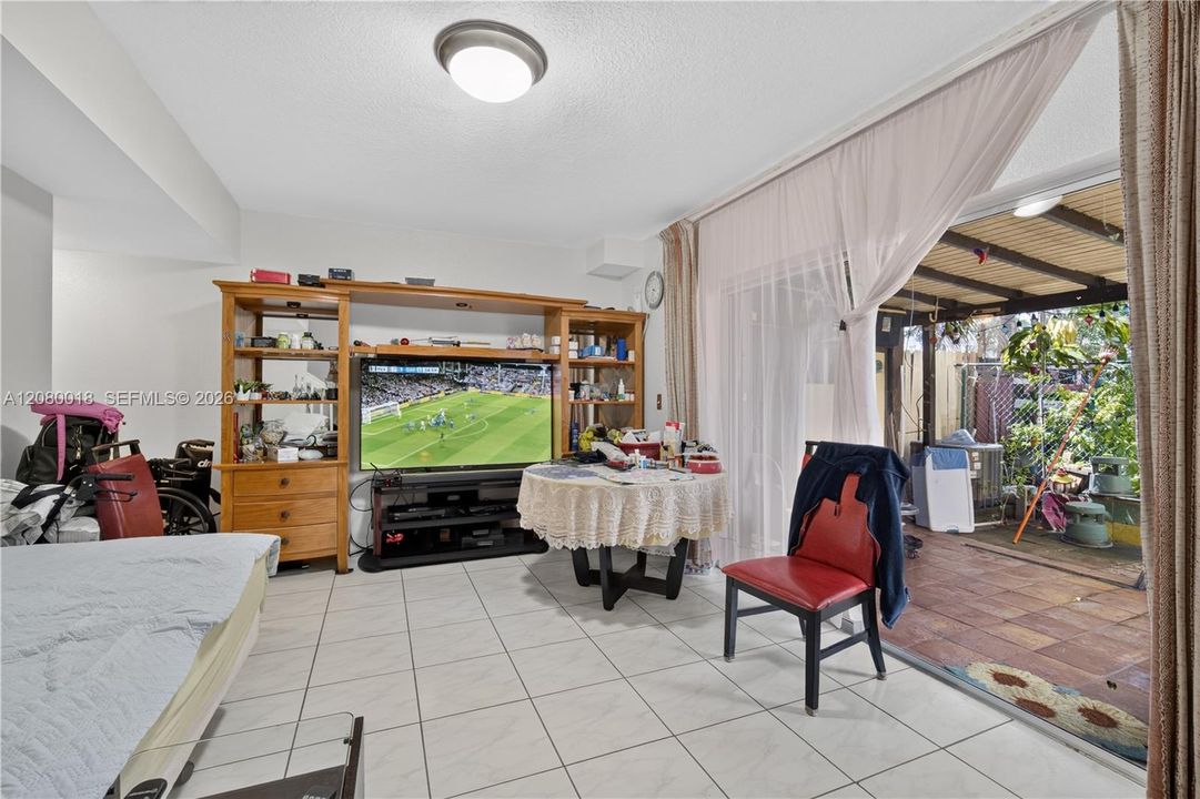 На продажу: $315,000 (2 спален, 2 ванн, 1101 Квадратных фут)