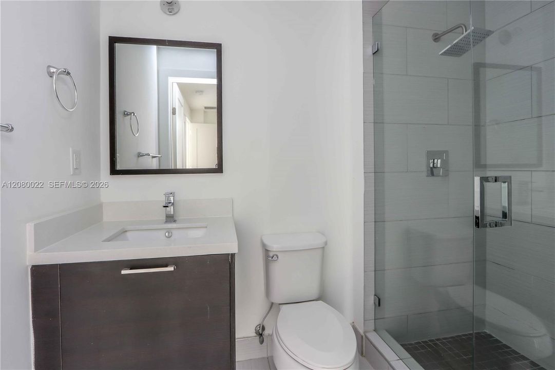 En Venta: $810,000 (4 camas, 3 baños, 2335 Pies cuadrados)