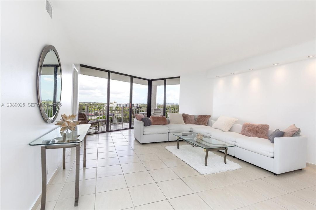 For Rent: $48,000 (2 beds, 2 baths, 1312 Square Feet)