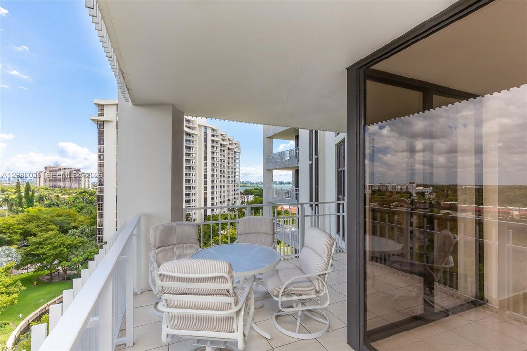 For Rent: $48,000 (2 beds, 2 baths, 1312 Square Feet)