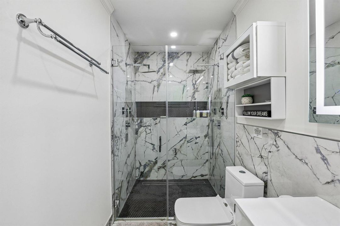 23-web-or-mls-NE 18th St-S0109-023