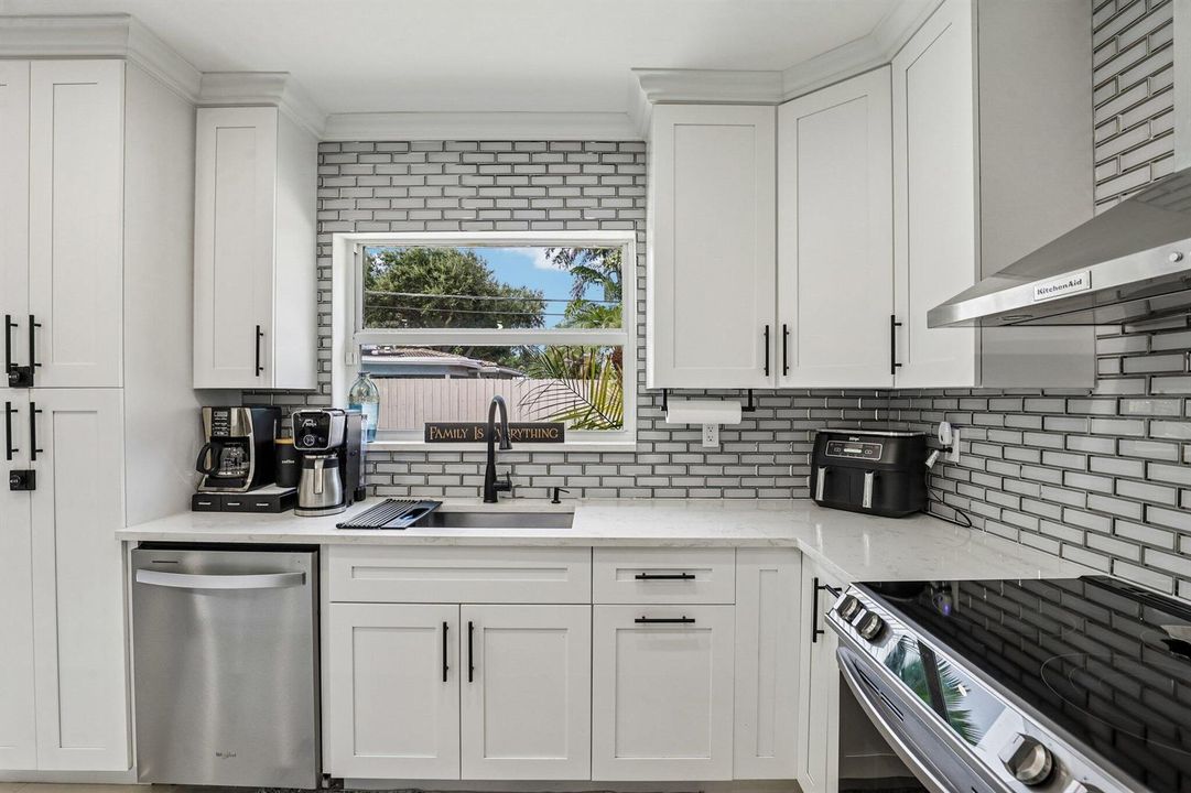 18-web-or-mls-NE 18th St-S0109-018