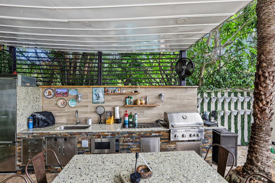51-web-or-mls-NE 18th St-S0109-051