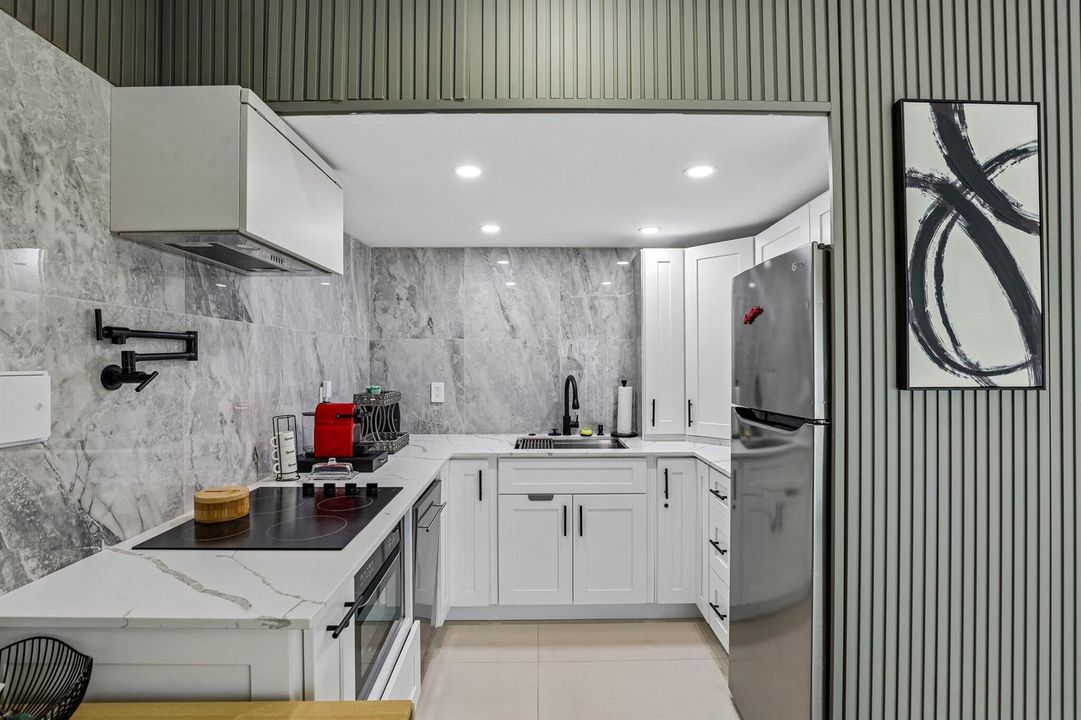 19-web-or-mls-NE 18th St-S0109-019