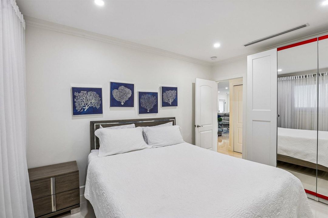 31-web-or-mls-NE 18th St-S0109-031